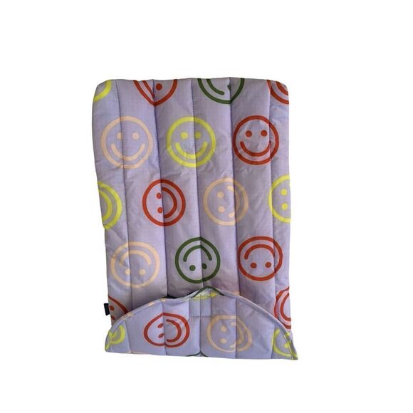 Baggu 16” Puffy Laptop Tablet Happy Face Sleeve Case - Picture 1 of 2